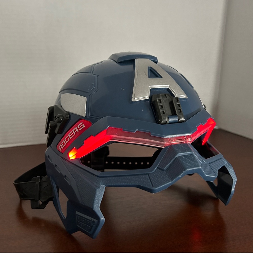 Genuine Hasbro 2013 Marvel Captain America Rogers Light Up Mask w/ Straps